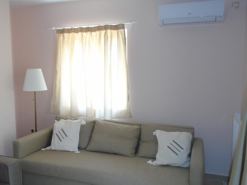 Socrates Family Apartments Kalligoni エクステリア 写真